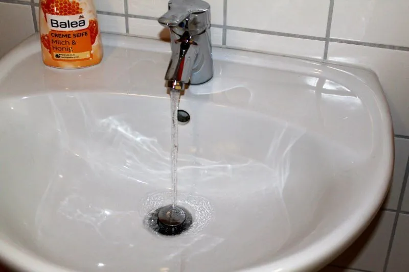 Waschbecken mit neuer Installation